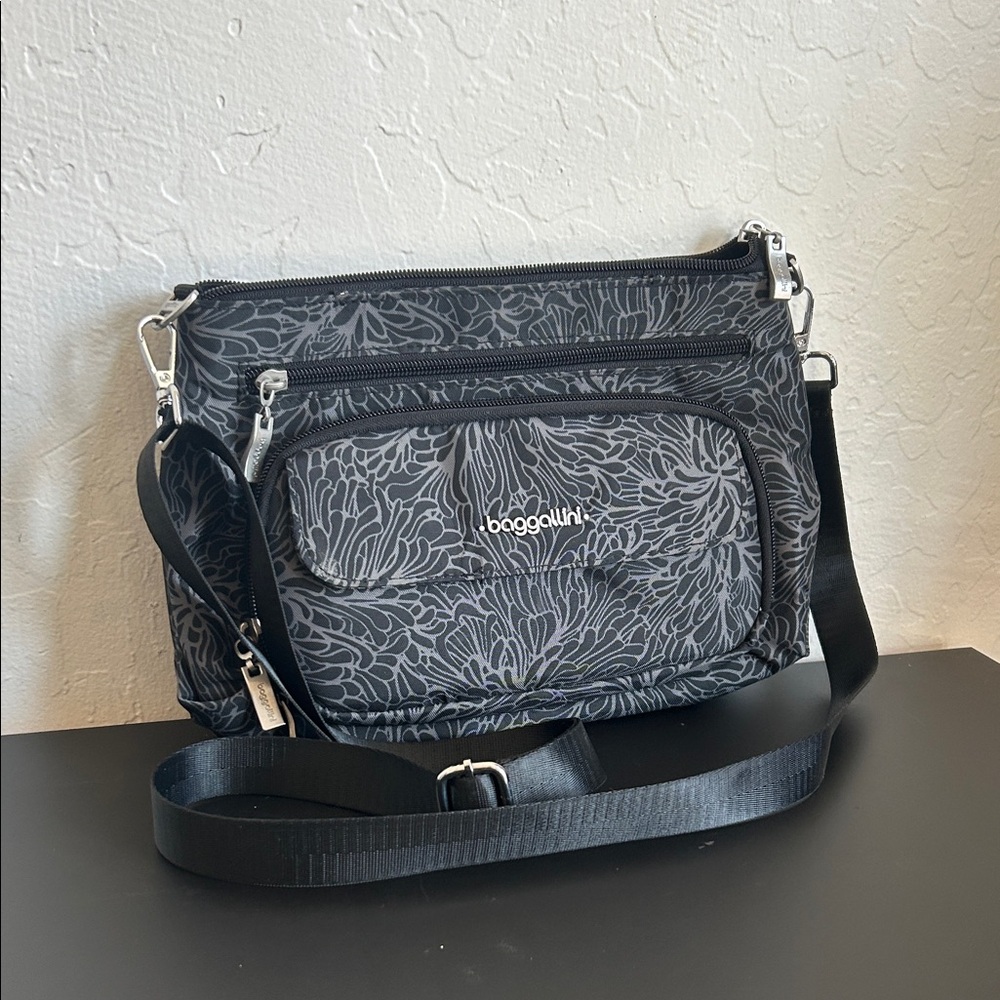 Baggallini Rfid Protected Patterned Crossbody Bag - image 1